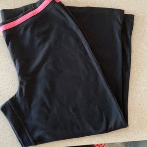 Danskin tags 3/4 stretch pant